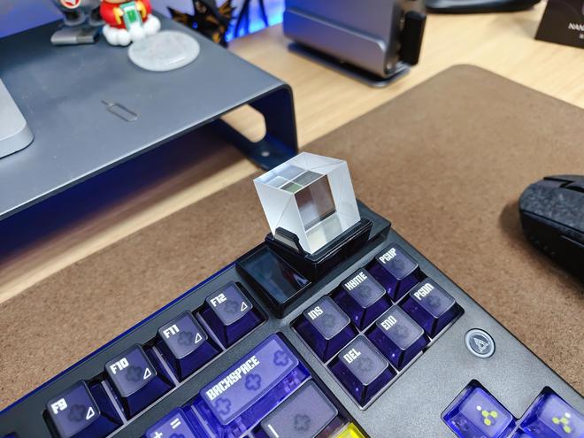 K87棱镜版机械键盘打造桌搭的情绪价值澳门新葡京入口棱镜+自定义屏!黑爵M(图2) K87棱镜版机械键盘打造桌搭的情绪价值澳门新葡京入口棱镜+自定义屏!黑爵M(图2)